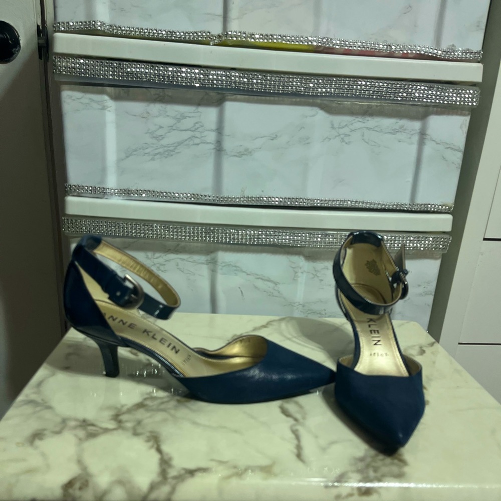 Anne Klein kitten heel pumps